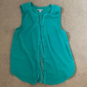 AMERICAN EAGLE, sleeveless, button down top (M)